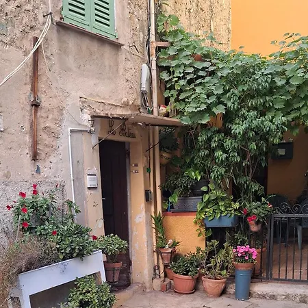 La Barca De La Vieille 2 * 芒通