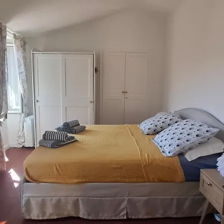 La Barca De La Vieille 2 * 芒通