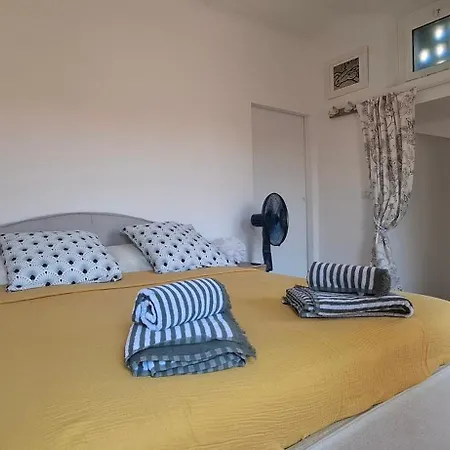 La Barca De La Vieille 2 公寓 *